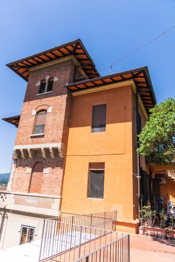 Attico In Villa Storica - Dolcevita Holiday Florença Exterior foto